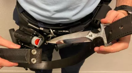 Knife found hidden in a man's belt buckle at Schiphol, 1 February 2023