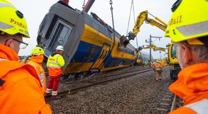 ProRail salvaging an NS intercity train involved the Voorschoten train crash, 10 April 2023