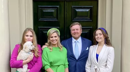 Left to right: Crown princess Amalia, King Willem-Alexander, Queen Maxima, and princess Ariane about to depart for King's Day in Rotterdam, 27 April 2023