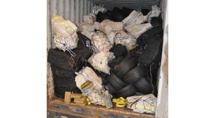 Some 1,124 kg of cocaine found mixed in with car tires during a Customs check at the Rotterdam port. 16 May 2023