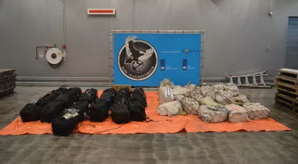 Some 1,124 kg of cocaine found mixed in with car tires during a Customs check at the Rotterdam port. 16 May 2023