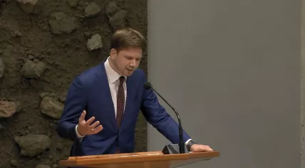 FvD parliamentarian Gideon van Meijeren making a racist comment during a parliamentary debate on discrimination by the police, 9 May 2023