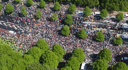 About 6000 people participate in XR blockade of A12 in The Hague 
