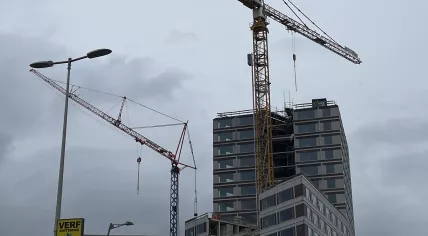 Construction of a new high-rise apartment building in Amsterdam-Oost. 