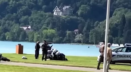 Abdelmessih H. is arrested by police in Annecy, France, after allegedly stabbing four children and two adults. 8 June 2023