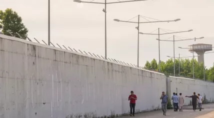 Immigrants and asylum seekers outside the center of permanence for repatriation of the Italian town of Gradisca d'Isonzo, 27th June 2017 