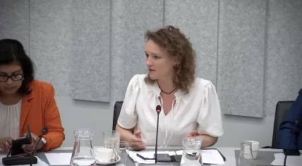 During a committee meeting in parliament, Renske Leijten lashes out at State Secretary Aukje de Vries over the current Cabinet’s slow progress in resolving the childcare benefits scandal. 29 June 2023