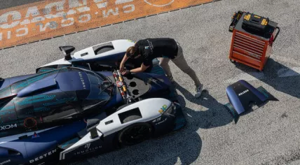 TU/e student team InMotion built an electric race car, Revolution, with a battery pack that charges in less than four minutes