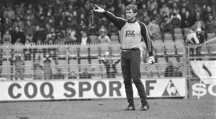 Jan Jongbloed as goalkeeper for Go Ahead Eagles, 8 April 1984.