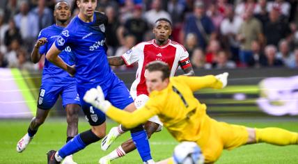 Steven Bergwijn of Ajax scores the 3-1 during the Dutch  eredivisie match between Ajax Amsterdam and Heracles Almelo in the Johan Cruijff ArenA on 12 august 2023 in Amsterdam, Netherlands.