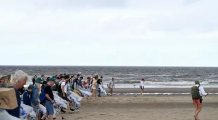 Volunteers of the Boskalis Beach Cleanup Tour, August 2023