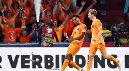 Cody Gakpo and Frenkie de Jong of The Netherlands celebrate the 2-0 during the Euro 2024 qualification match in group B between Netherlands and Griekenland in the Phillips stadion on 7 september 2023 in Eindhoven, Netherlands