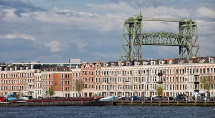 Terraced row homes along the Maas in Rotterdam