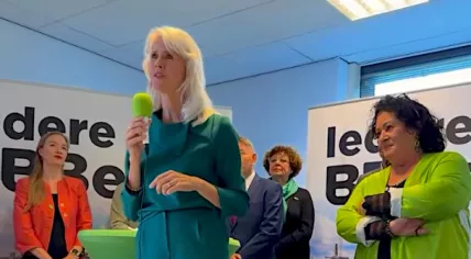 Mona Keijzer talking to BBB party members in Deventer next to party leader Caroline van der Plas, September 1, 2023.  