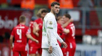 Santiago Gimenez of Feyenoord disappointed after the 2-0 during the Dutch Eredivisie match between FC Twente and Feyenoord at Stadion De Grolsch Veste on October 29, 2023.