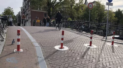 Poles blocking traffic on the Brouwersgracht. 18 October 2023