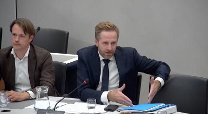 Housing Minister Hugo de Jonge during a committee meeting in the Tweede Kamer, 16 October 2023