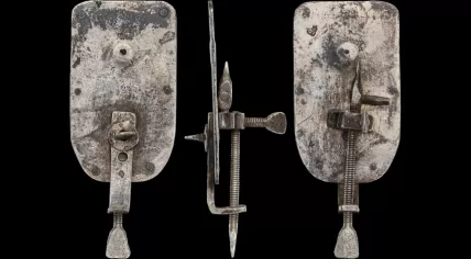 Antoni van Leeuwenhoek’s silver microscope, which will be auctioned at Christie's in London on 13 December 2023