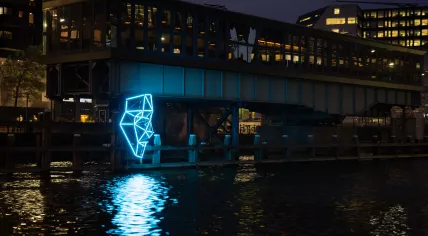 “Is it really you?” by Studio MAST on Westerdokskade during the Amsterdam Light Festival 12th edition.