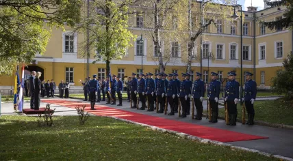 Defense Minister Kajsa Ollongren visits Dutch soldiers stationed in Bosnia for the EUFOR mission, 6 November 2023