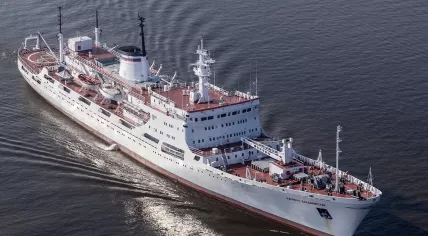 Russian research ship Admiral Vladimirskiy.
