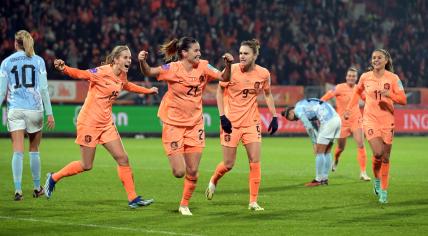 Katja Snoeijs of Holland, Damaris Egurrola of Holland, Vivianne Miedema of Holland celebrate a 4-0 win in the UEFA Nations League women match between the Netherlands and Belgium in the Koning Willem II stadium in Tilburg, 5 December 2023