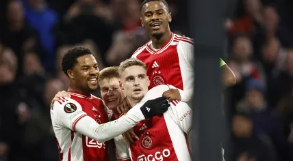 Chuba Akpom of Ajax, Kristian Hlynsson of Ajax, Kenneth Taylor of Ajax, Jorrel Hato of Ajax celebrate the 2-1 during the UEFA Europa League match in group B between Ajax Amsterdam and AEK Athens FC in the Johan Cruyff ArenA on 14 december 2023 in Amsterdam, Netherlands.