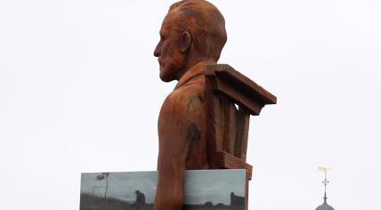 Giant statue of Vincent Van Gogh in Assen for the exhibition “Travelling with Vincent - Van Gogh in Drenthe” by Het Drents Museum 11 October 2023.