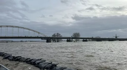 The IJssel River water level neared a critical limit in Deventer, but began to recede before breaching the reinforced quay. 28 December 2023