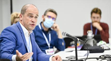 Diederik Samsom giving a briefing at the COP26 UN Climate Change Conference in Glasgow. 12 Nov. 2021