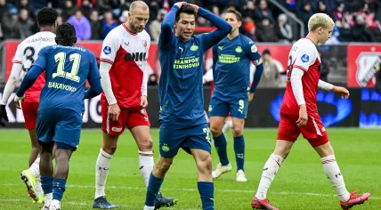 Hirving Lozano of PSV Eindhoven is disappointed by a missed opportunity during the Dutch Eredivisie match between FC Utrecht and PSV Eindhoven at Galgenwaard stadium on January 21, 2024 in Utrecht, Netherlands.
