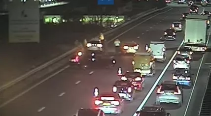 Two lanes closed on the A10 at Amsterdam-Rivierenbuurt after an accident, 11 January 2023