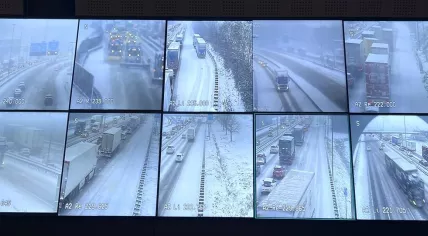 Highway cameras show snow covering the roads in Limburg. 17 January 2024