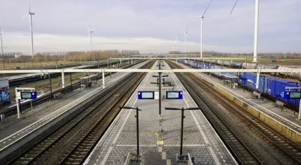 Lage Zwaluwe station