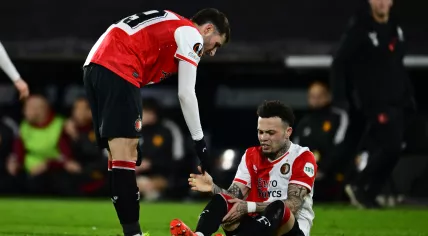 Santiago Gimenez of Feyenoord, Quilindschy Hartman of Feyenoord after the UEFA Europa League play-off match between Feyenoord and AS Roma at Feyenoord Stadium de Kuip on February 15, 2024 in Rotterdam, Netherlands.