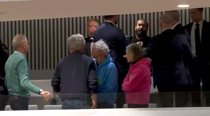 Pro-Palestinian protestors interrupt a memorial in the Tweede Kamer for Dries van Agt, shortly after the former prime minister died. 27 Feb. 2024