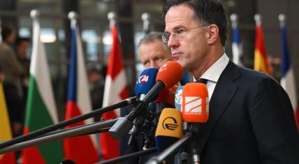 Mark Rutte arrives and takes questions from reporters at the Special European Council meeting in Brussels, Belgium. 1 February 2024