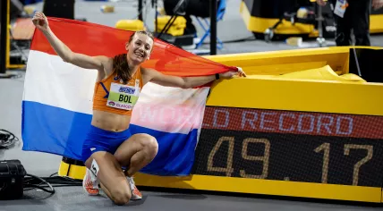 Femke Bol next to her world record time in the final of the 400 meters, on the second day of the World Indoor Athletics Championships in Scotland