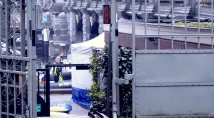 Amsterdam police investigating the discovery of a dead 55-year-old Spanish man on the Amstel River at Sarphatistraat. 22 March 2024