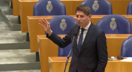 D66 MP Jan Paternotte classhing with FvD leader Thierry Baudet during a parliamentary debate, 27 March 2024