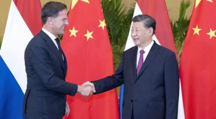 Dutch Prime Minister Mark Rutte and Chinese President Xi Jinping ahead of a meeting in Bali. 15 Nov. 2022