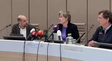 Marthyne Kunst, chief public prosecutor in the eastern Netherlands and Ede Mayor René Verhulst at the press-conference on hostage-taking in Ede. 