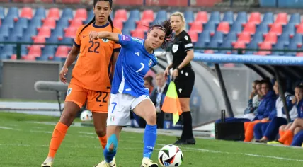 Italy's Agnese Bonfanti and Netherlands player Esmee Brugts during the Women's European Qualifiers 2025 match Italy vs Netherlands at the Gigi Marulla Stadium in Cosenza, Italy on April 5, 2024 