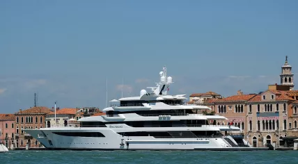 The Royal Romance superyacht