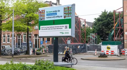 Sign reminding residents of Claes de Vrieselaan of a WWII dismantling on 30 May 2024