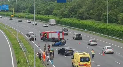 Crash that resulted in three driving lines being closed on the A2 by Sint-Michielgestel.