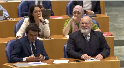 D66 leader Rob Jetten (left) and GroenLinks-PvdA leader Frans Timmermans during the Tweede Kamer debate on the new PVV, VVD, NSC, and BBB coalition, 22 May 2024