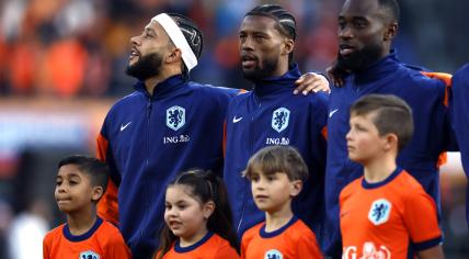 Memphis Depay , Georginio Wijnaldum, Lutsharel Geertruida (Netherlands) during the friendly match between the Netherlands and Canada at Feyenoord Stadion de Kuip on June 6, 2024 in Rotterdam