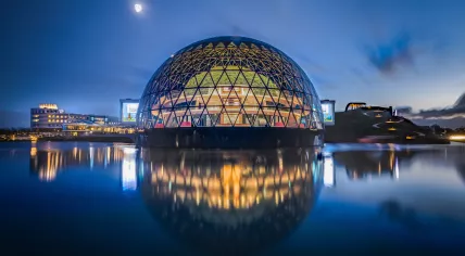 The AFAS Software Experience Center and Theater in Leusden houses 750 workplaces, an 820-seat auditorium, and a massive restaurant