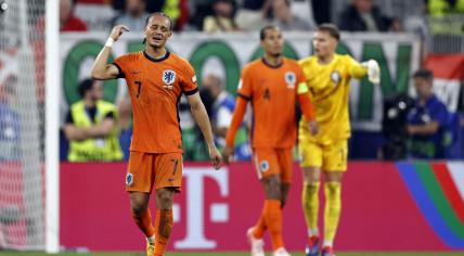  Xavi Simons of Holland emotional after the 1-2 during the UEFA EURO 2024 Semi-final match between the Netherlands and England at the BVB Stadium Dortmund on July 10, 2024 in Dortmund, Germany